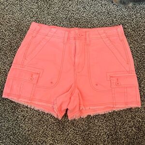 American Eagle
NWT
Size 2
Coral
Cargo shorts